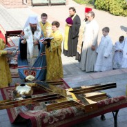 Митрополит Бориспільський і Броварський Антоній освятив хрест для храму, що будується в місті Вишневому