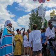 Митрополит Бориспільський і Броварський Антоній молився з дітьми з прифронтової зони АТО