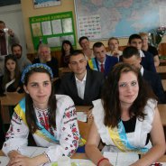 Священики Бориспільської єпархії благословили випускників