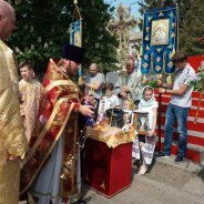 ПЛОСКЕ. На свято Георгія Побідоносця священик звершив панахиду біля пам'ятника загиблим воїнам у Другій світовій війні