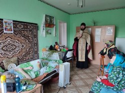 Священник Березанського благочиння відвідав місцевий будинок пристарілих