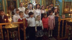ПЕРЕЯСЛАВ-ХМ. Діти недільної школи привітали парафіян з Великоднем