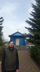 Парафіяни з настоятелем побудували новий храм у селі Заворичі на Київщині на місці зруйнованого в результаті прицільного розстрілу російських окупантів