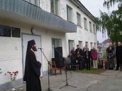 Духовенство Березанського благочиння освятило меморіальну дошку на честь засновника школи мистецтв м. Березані
