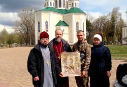 БРОВАРИ. Православні парафії підтримують українських воїнів