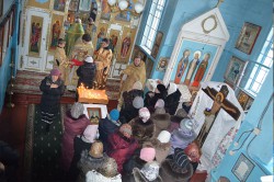ЯГОТИН. На престольне свято отець Сергій Кисильов виконав авторські піснеспіви