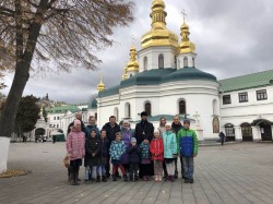 ПЕТРОПАВЛІВСЬКЕ. Вихованці недільної школи відвідали Свято-Упенську Києво-Печерську Лавру