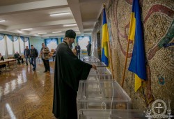 Митрополит Бориспільський і Броварський Антоній взяв участь у виборах Президента України
