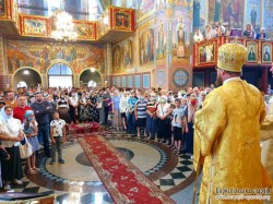 Єпископ Переяслав-Хмельницький Діонісій очолив святкування престольного свята в Петропавлівському соборі міста Броварів