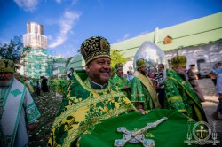 Тисячі православних українців разом із своїм Предстоятелем молитовно відзначили день його Тезоімеництва