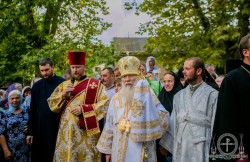 Митрополит Бориспільський і Броварський Антоній взяв участь у Хресному ході на честь 25-річчя Хустської єпархії