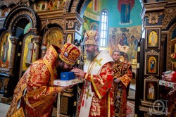 Митрополит Антоній очолив пасхальну вечірню в кафедральному соборі Борисполя