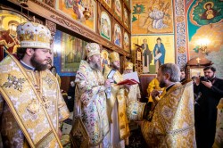 Митрополит Бориспільський і Броварський Антоній очолив служіння Божественної літургії у Вишневому Київської єпархії