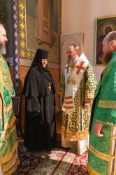 Митрополит Бориспільський і Броварський Антоній звершив Божественну літургію у Покровському жіночому монастирі столиці