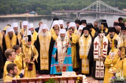 Молебень до 1030-річчя Хрещення Русі на Володимирській гірці (+фото)