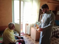 БЕРЕЗАНЬ. Священник відвідав будинок пристарілих