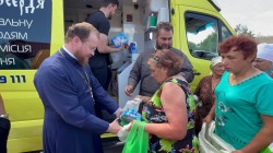 Секретар Бориспільської єпархії відвідав постраждалі населені пункти єпархії та передав гуманітарну допомогу.