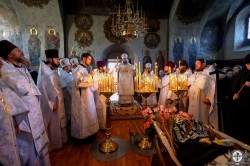 Митрополит Бориспільський і Броварський Антоній очолив Божественну літургію у головному храмі Свято-Вознесенського Флорівського монастиря