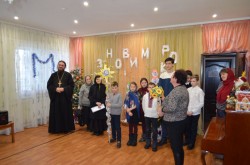 Недільна школа чоловічого монастиря на честь ікони Божої Матері «Живоносне Джерело» відвідала інвалідів та дітей інвалідів