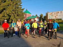Велопаломники дорогою до Святогірської Лаври відвідали Яготин