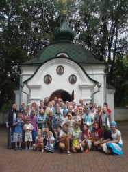 БРОВАРИ. Юні паломники Заворицької парафії відвідали святині Чернігівщини