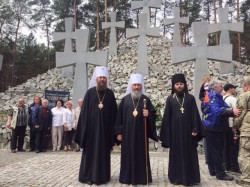 Митрополит Бориспільський і Броварський Антоній вшанував жертв політичних репресій