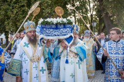 Митрополит Бориспільський і Броварський Антоній взяв участь у чині погребіння Плащаниці Богородиці