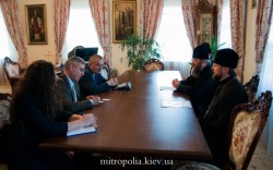Керуючий справами УПЦ зустрівся з Надзвичайним і Повноважним Послом Республіки Болгарія в Україні