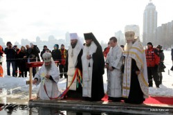 Керуючий справами УПЦ взяв участь в освяченні вод Дніпра
